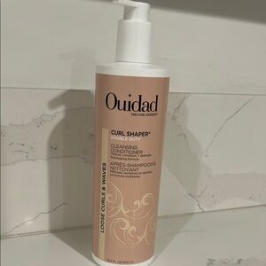Conditioner - Cream / Curly Wavy Hair
Find at ULTA